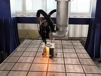 Fiber Laser Cutting Head for 3D Robotic Cutting