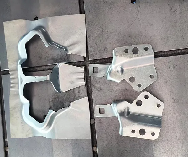Laser Cutting Heads for Robotic Cutting